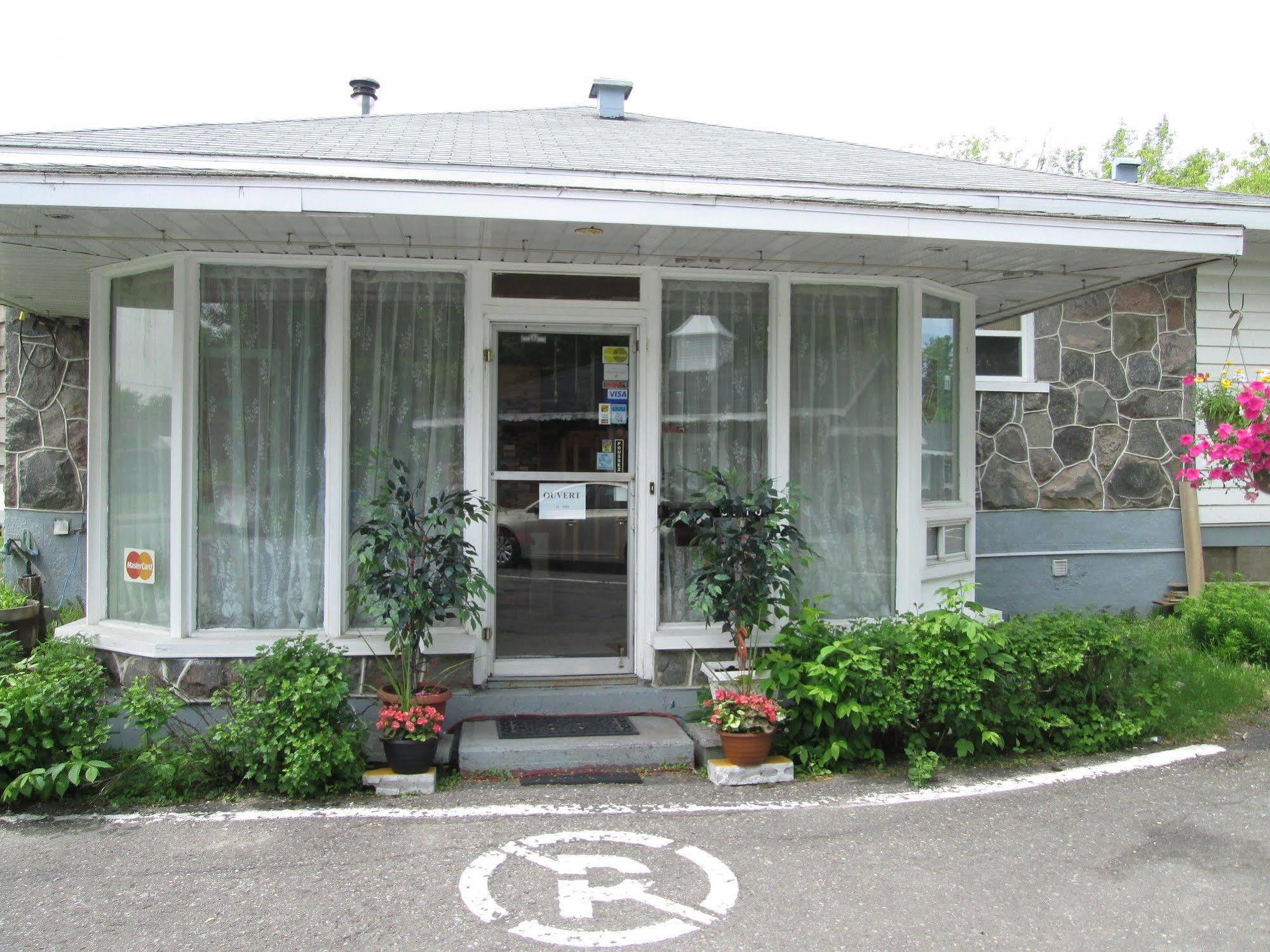 Motel Jann Квебек Экстерьер фото
